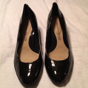 Like new  Black patent leather pumps